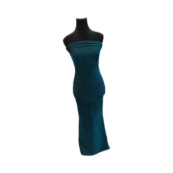 Simple Strapless Gown - Picture 1 of 4